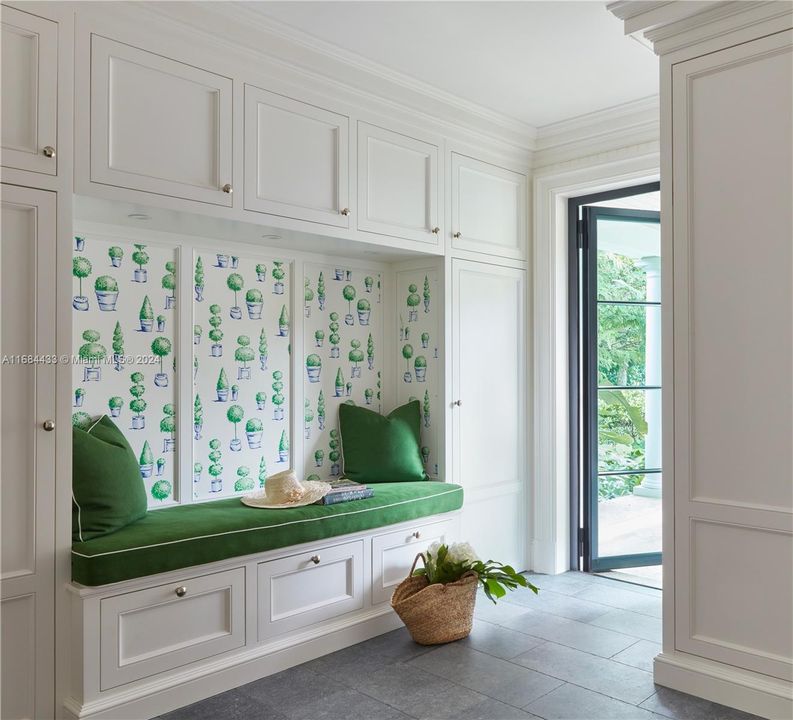 最近售出: $39,900,000 (8 贝兹, 9 浴室, 10537 平方英尺)