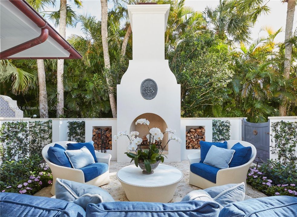 最近售出: $39,900,000 (8 贝兹, 9 浴室, 10537 平方英尺)