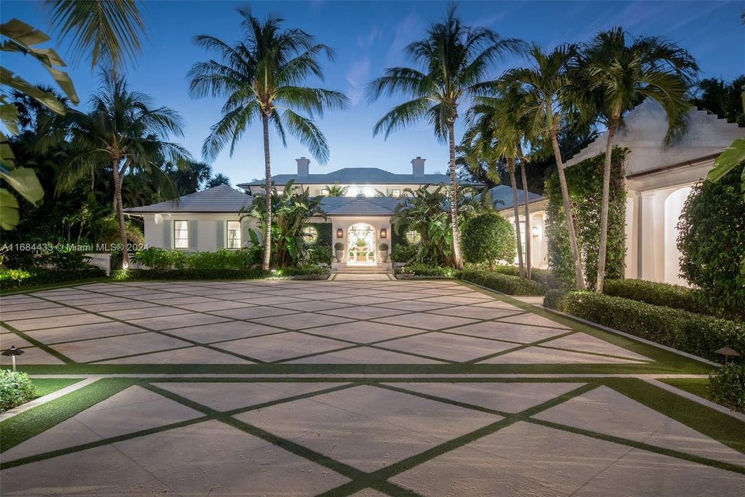 最近售出: $39,900,000 (8 贝兹, 9 浴室, 10537 平方英尺)