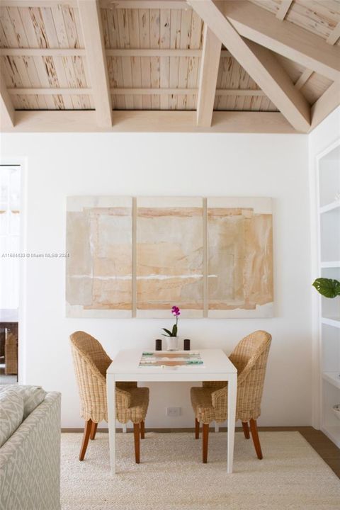 最近售出: $39,900,000 (8 贝兹, 9 浴室, 10537 平方英尺)