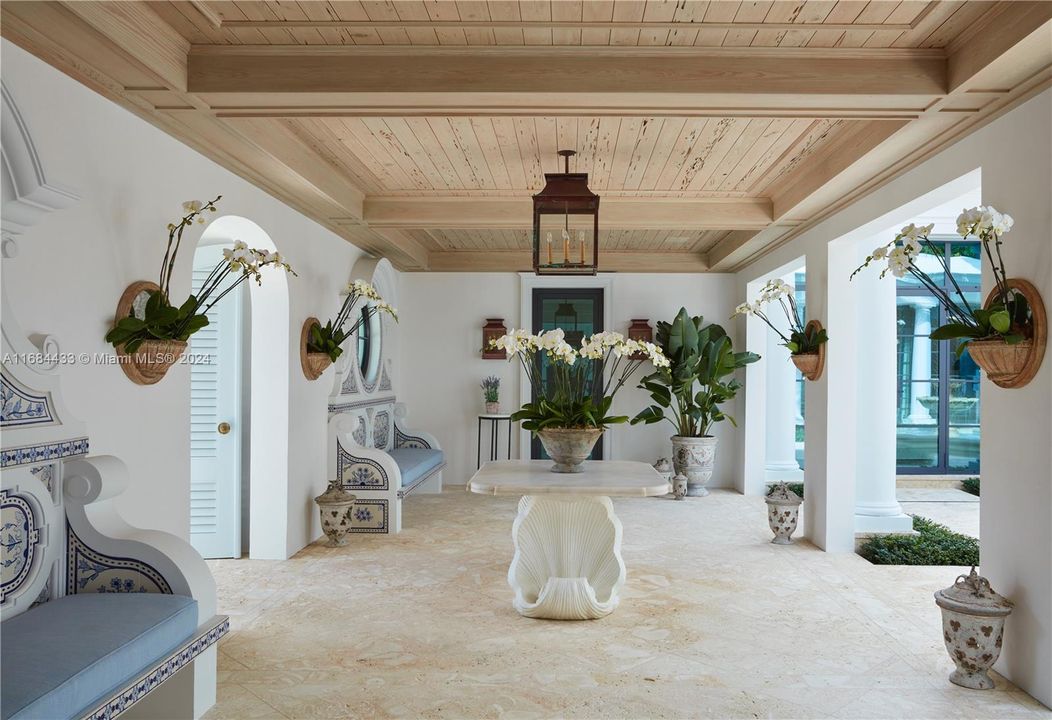 最近售出: $39,900,000 (8 贝兹, 9 浴室, 10537 平方英尺)