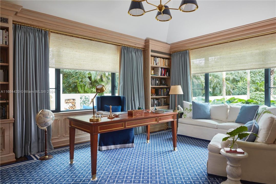 最近售出: $39,900,000 (8 贝兹, 9 浴室, 10537 平方英尺)