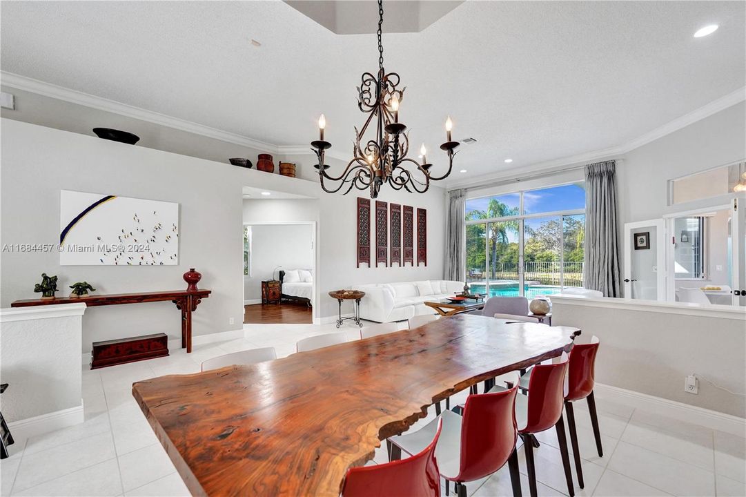 Open floor plan with lots of natural light