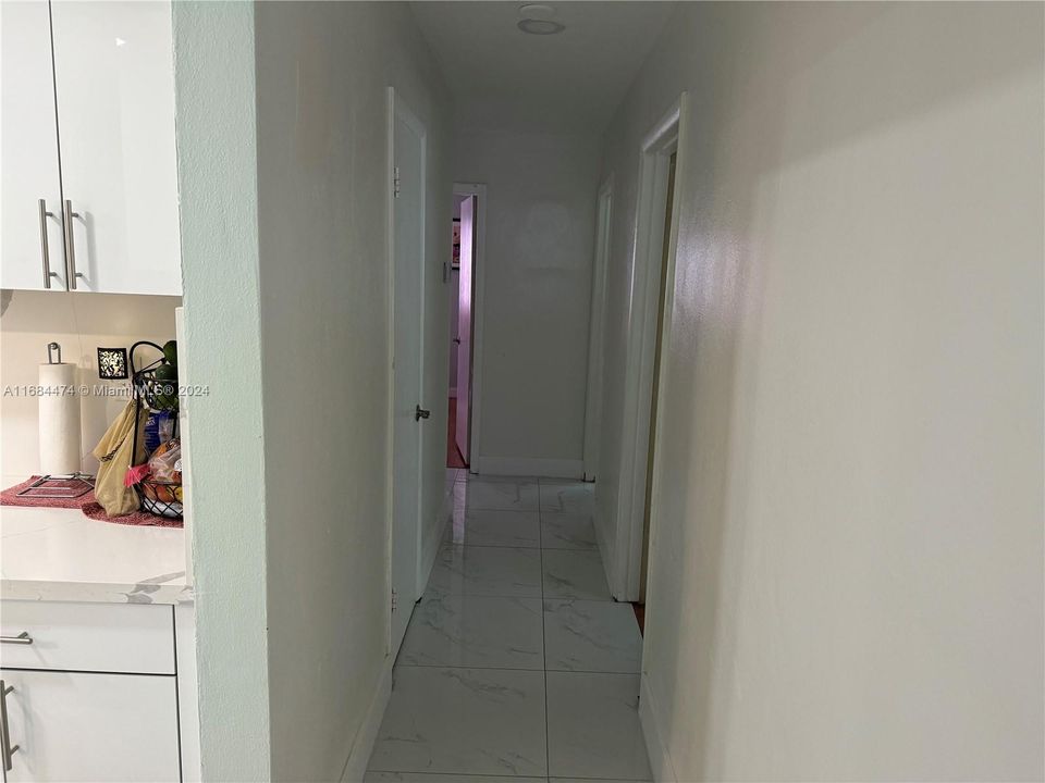 En Venta: $569,000 (3 camas, 2 baños, 1170 Pies cuadrados)