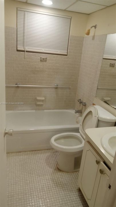 For Rent: $1,400 (1 beds, 1 baths, 730 Square Feet)