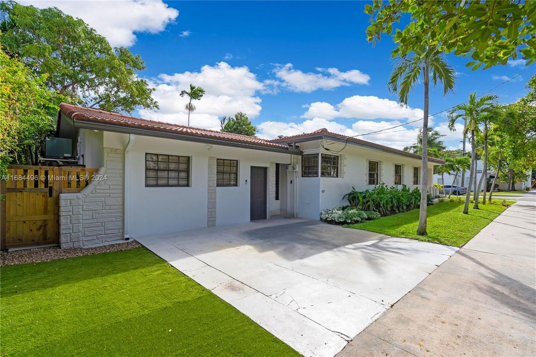 For Sale: $1,400,000 (4 beds, 3 baths, 2370 Square Feet)