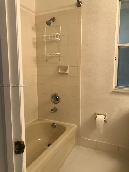 For Rent: $2,690 (2 beds, 2 baths, 1206 Square Feet)