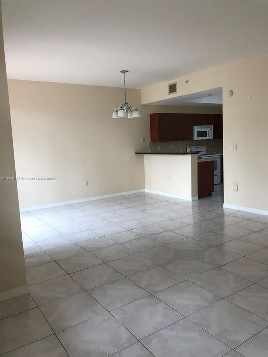 For Rent: $2,690 (2 beds, 2 baths, 1206 Square Feet)