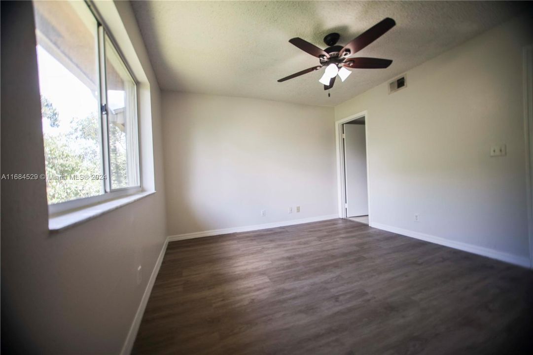 For Rent: $2,000 (2 beds, 2 baths, 1057 Square Feet)