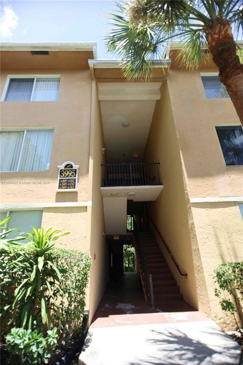 For Rent: $2,000 (2 beds, 2 baths, 1057 Square Feet)