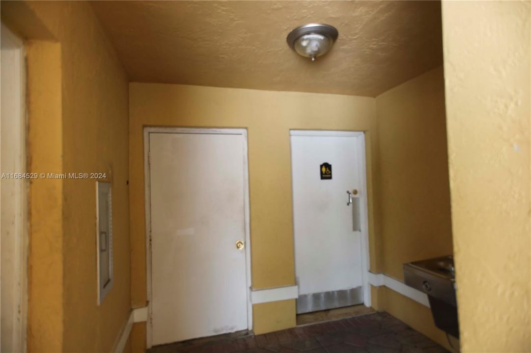 For Rent: $2,000 (2 beds, 2 baths, 1057 Square Feet)