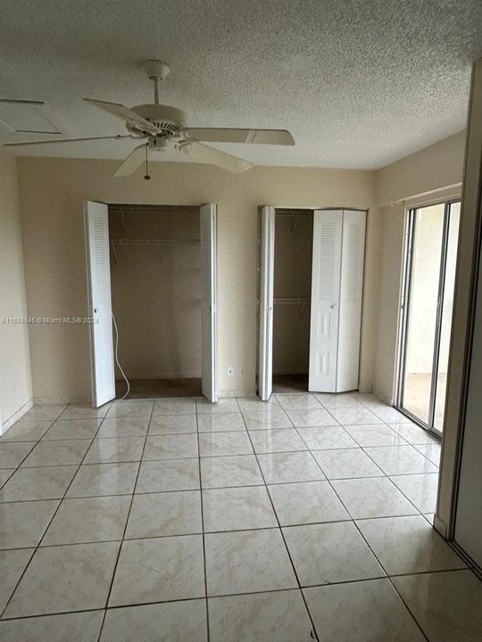 For Sale: $148,000 (1 beds, 1 baths, 811 Square Feet)