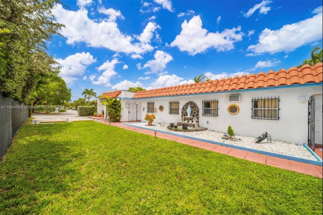 Recently Sold: $2,500,000 (0 beds, 0 baths, 4526 Square Feet)