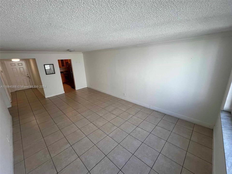 For Rent: $1,850 (1 beds, 1 baths, 13546 Square Feet)