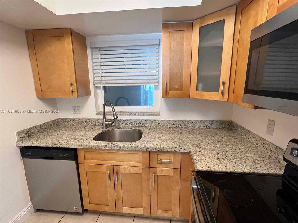 For Rent: $1,850 (1 beds, 1 baths, 13546 Square Feet)