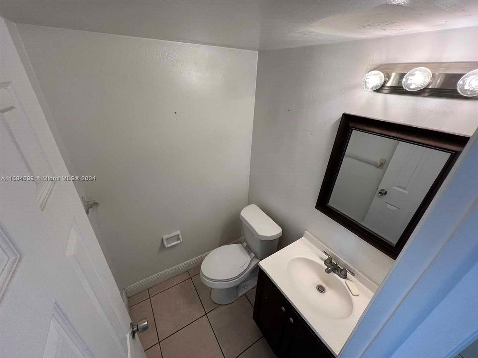 For Rent: $1,850 (1 beds, 1 baths, 13546 Square Feet)