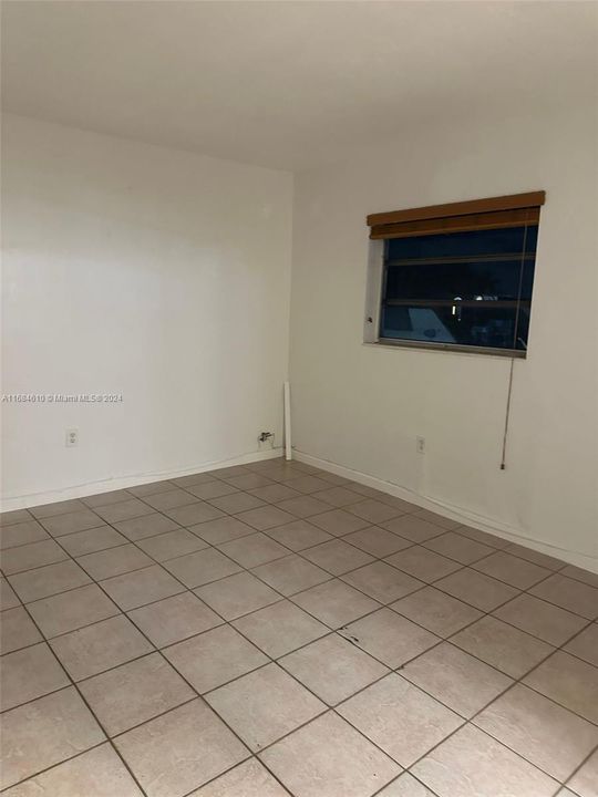 For Rent: $1,850 (1 beds, 1 baths, 583 Square Feet)