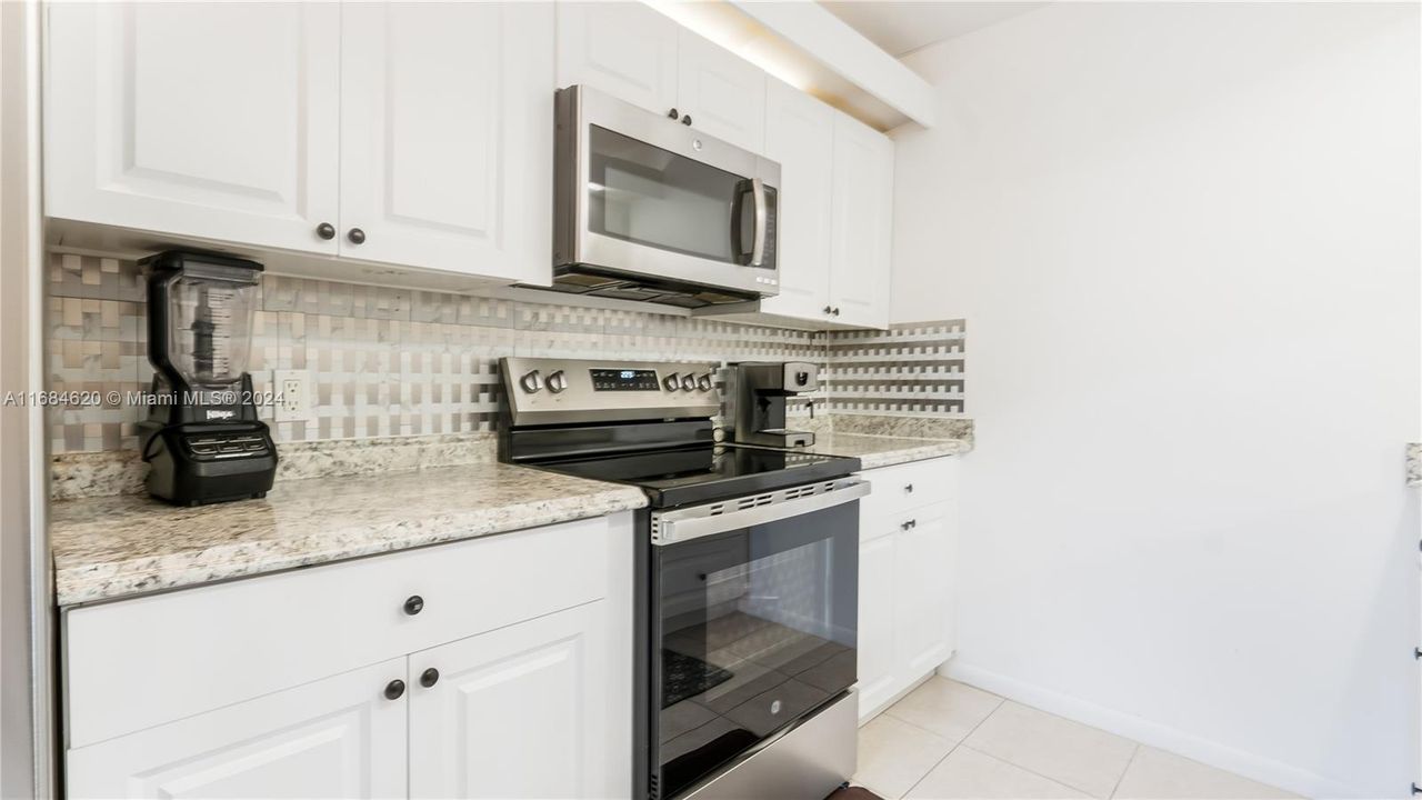 For Sale: $330,000 (3 beds, 2 baths, 1488 Square Feet)