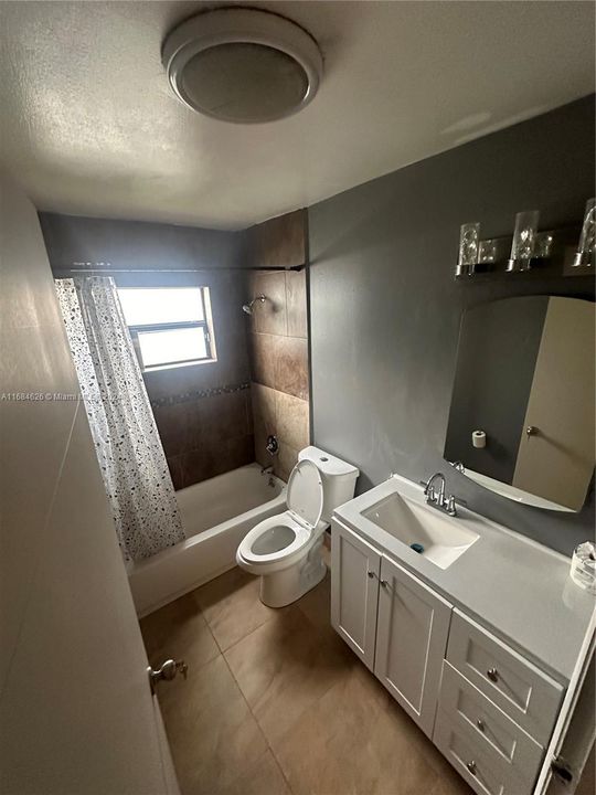 For Rent: $2,400 (2 beds, 1 baths, 1366 Square Feet)