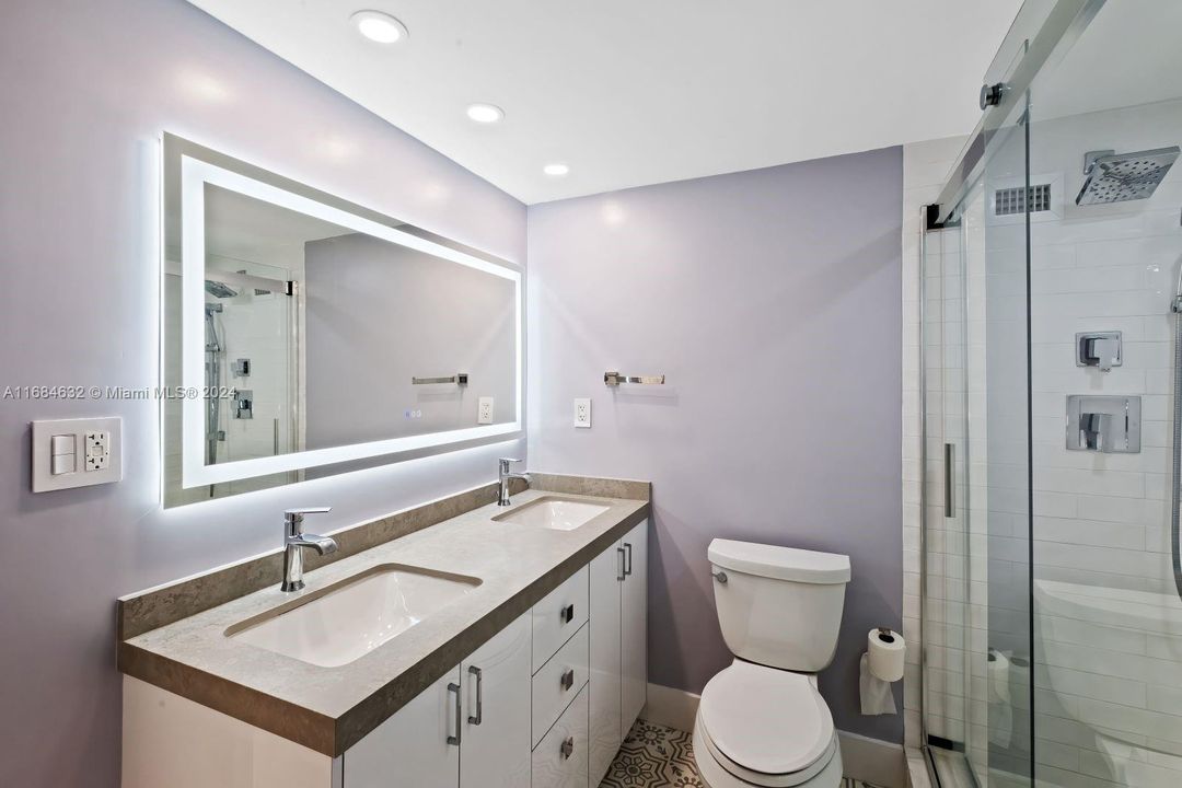 For Sale: $699,000 (1 beds, 1 baths, 962 Square Feet)