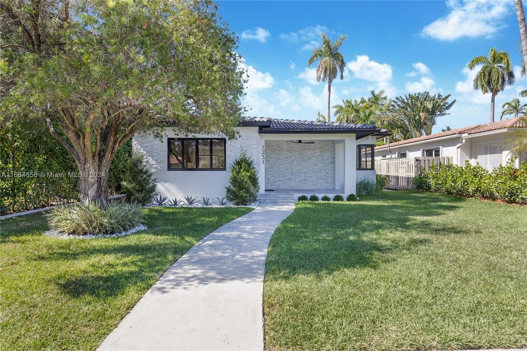 For Sale: $1,200,000 (3 beds, 2 baths, 1642 Square Feet)