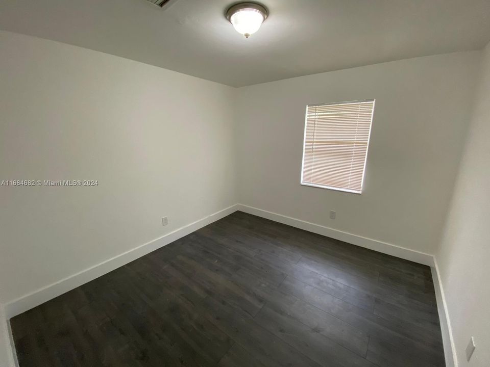 For Rent: $3,150 (4 beds, 2 baths, 1600 Square Feet)