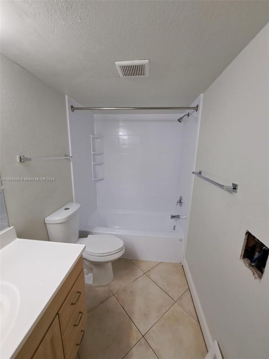 For Rent: $1,800 (1 beds, 1 baths, 805 Square Feet)