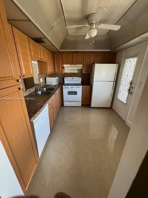 For Rent: $2,500 (2 beds, 2 baths, 1092 Square Feet)