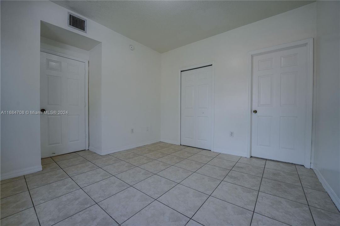 For Rent: $2,800 (2 beds, 2 baths, 1235 Square Feet)