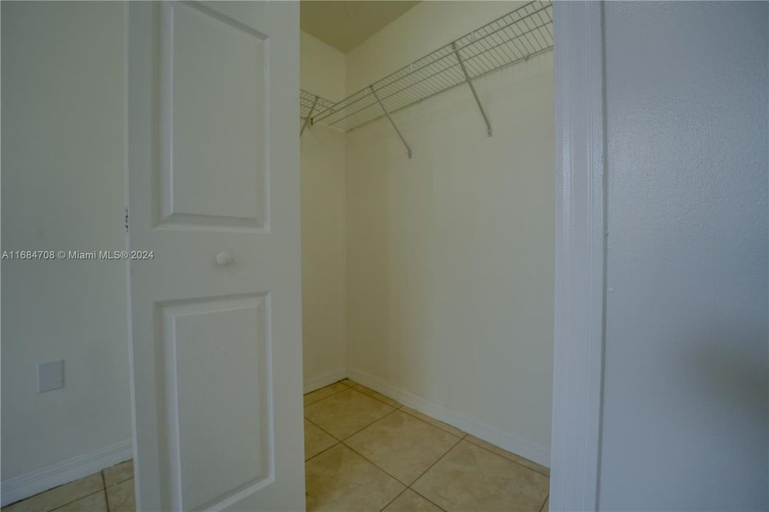 For Rent: $2,800 (2 beds, 2 baths, 1235 Square Feet)