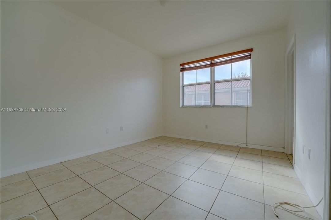 For Rent: $2,800 (2 beds, 2 baths, 1235 Square Feet)