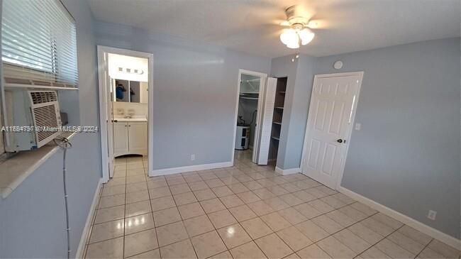 For Rent: $1,675 (1 beds, 1 baths, 700 Square Feet)