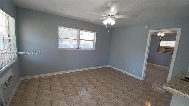 For Rent: $1,675 (1 beds, 1 baths, 700 Square Feet)