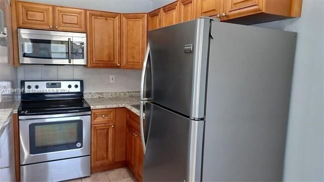 For Rent: $1,675 (1 beds, 1 baths, 700 Square Feet)