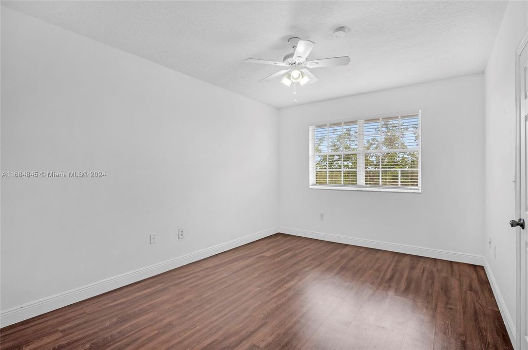 For Rent: $2,000 (1 beds, 1 baths, 810 Square Feet)