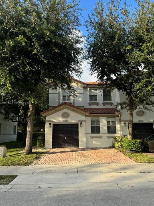 Active With Contract: $589,000 (3 beds, 2 baths, 1511 Square Feet)