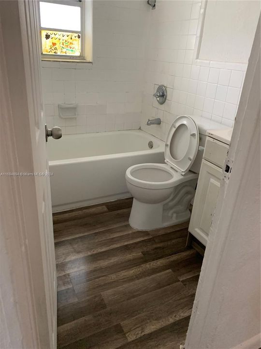 For Rent: $1,750 (2 beds, 1 baths, 785 Square Feet)