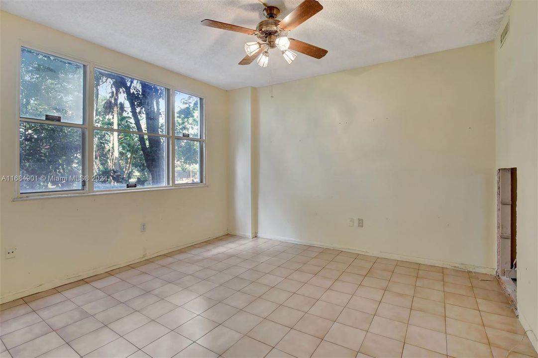 For Sale: $135,200 (2 beds, 2 baths, 1132 Square Feet)