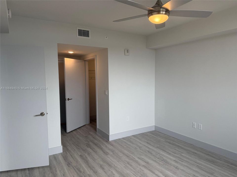 For Rent: $1,949 (1 beds, 1 baths, 743 Square Feet)