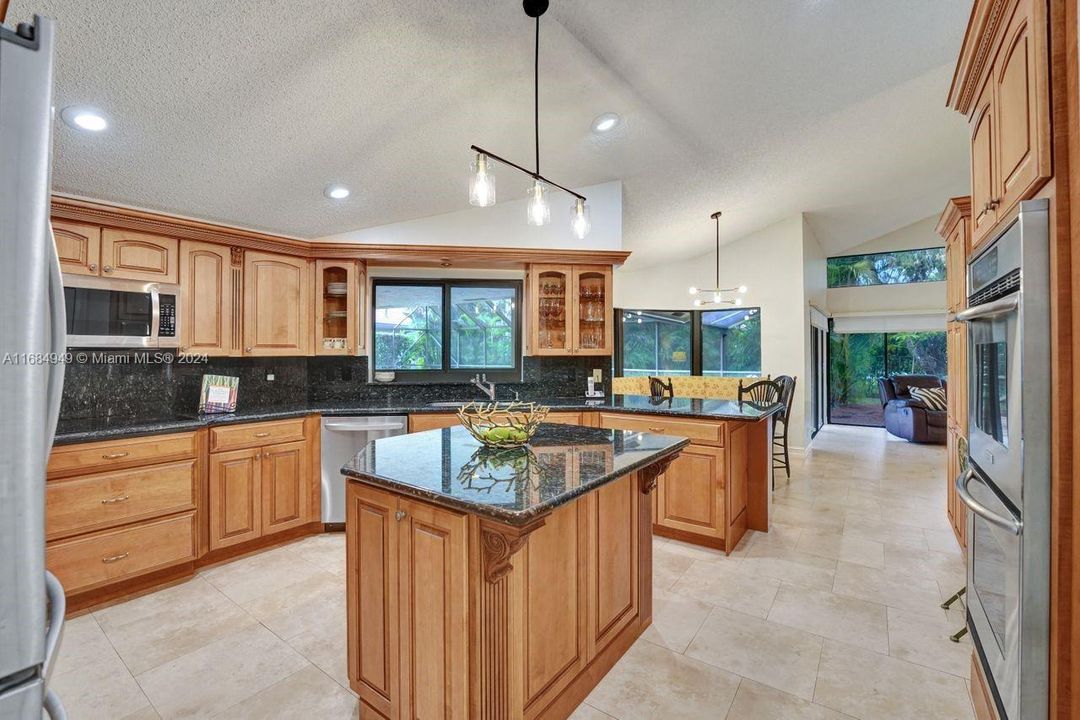 Lots of natural lights, high ceilings and spacious living room