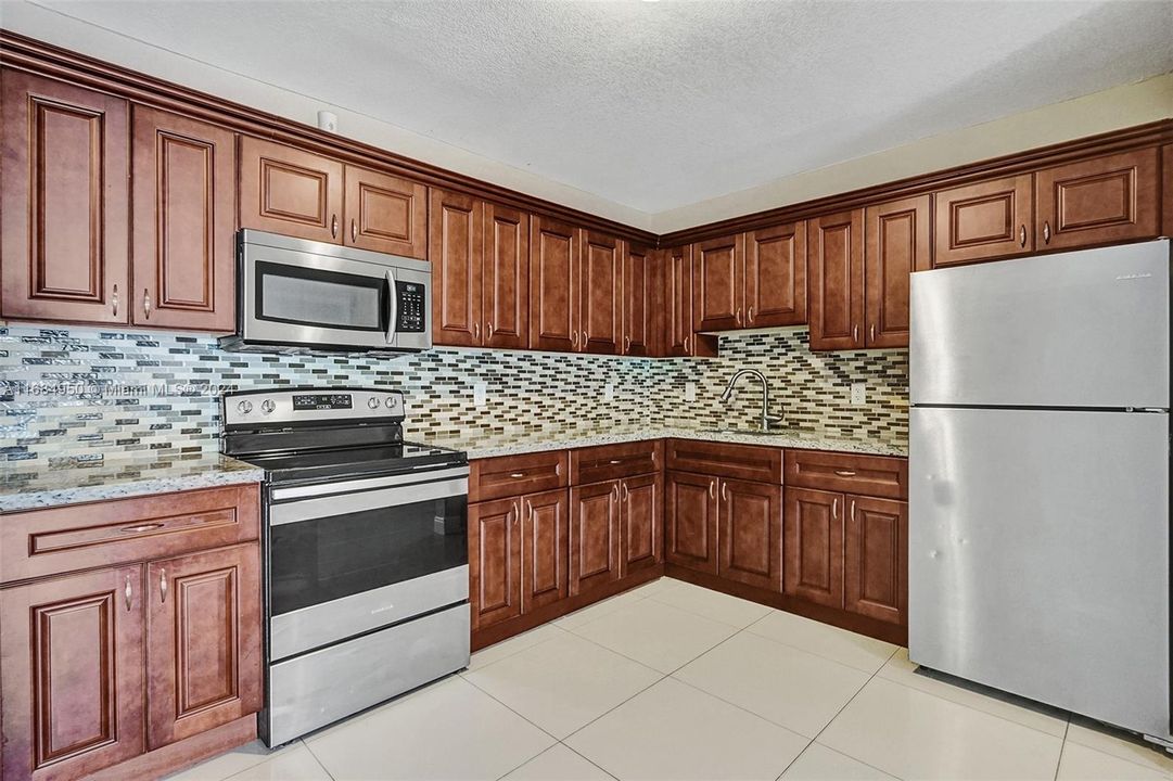 For Rent: $2,300 (3 beds, 2 baths, 3630 Square Feet)