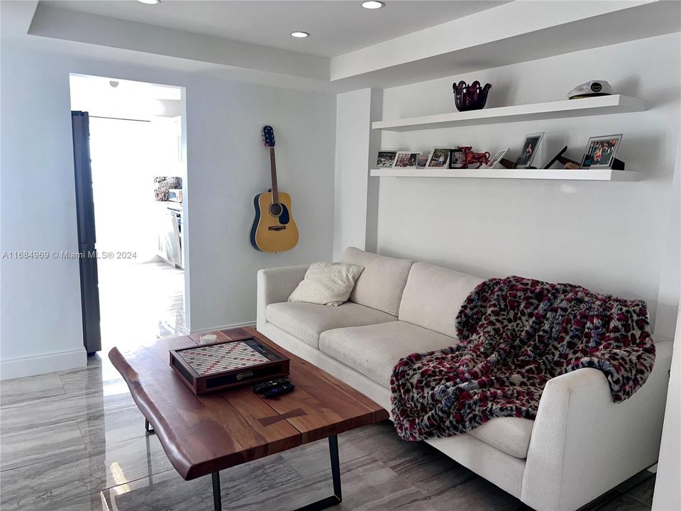 Active With Contract: $3,300 (2 beds, 2 baths, 1693 Square Feet)