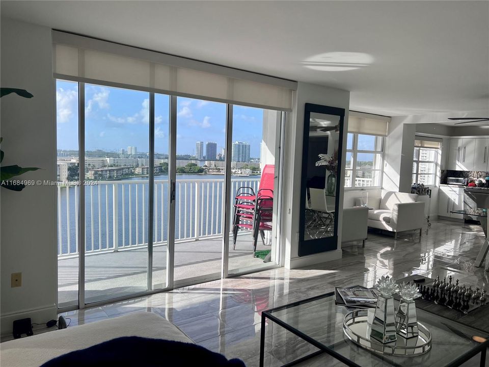 Active With Contract: $3,300 (2 beds, 2 baths, 1693 Square Feet)