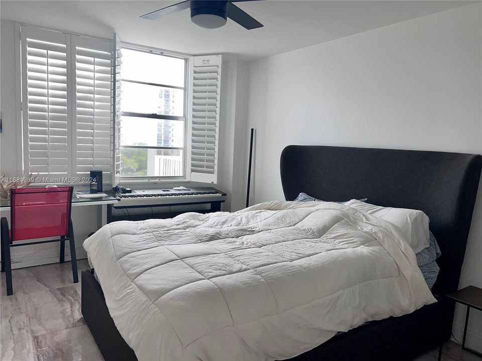 Active With Contract: $3,300 (2 beds, 2 baths, 1693 Square Feet)