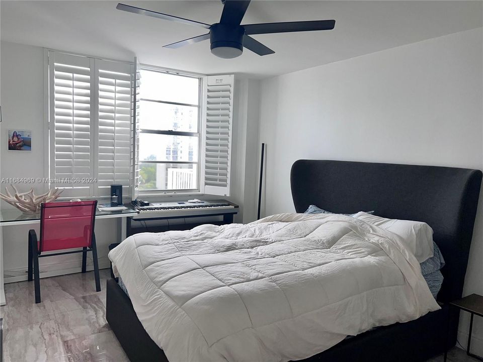 Active With Contract: $3,300 (2 beds, 2 baths, 1693 Square Feet)