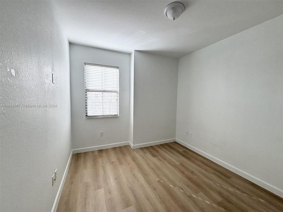 For Rent: $3,900 (3 beds, 2 baths, 1688 Square Feet)