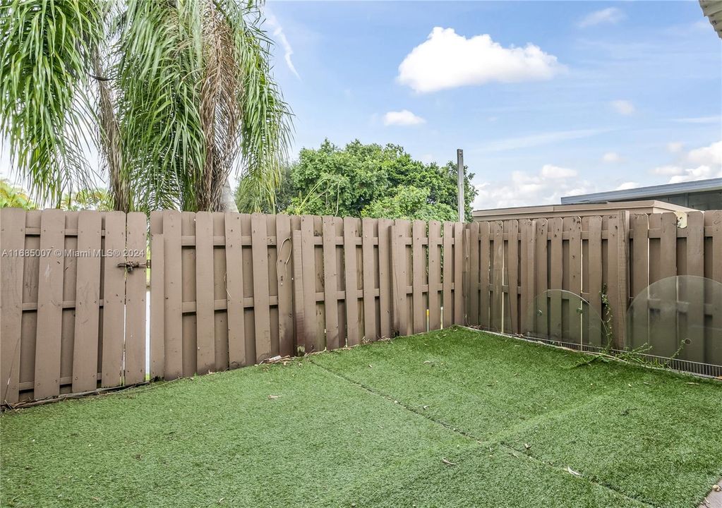 For Sale: $340,000 (2 beds, 2 baths, 1230 Square Feet)