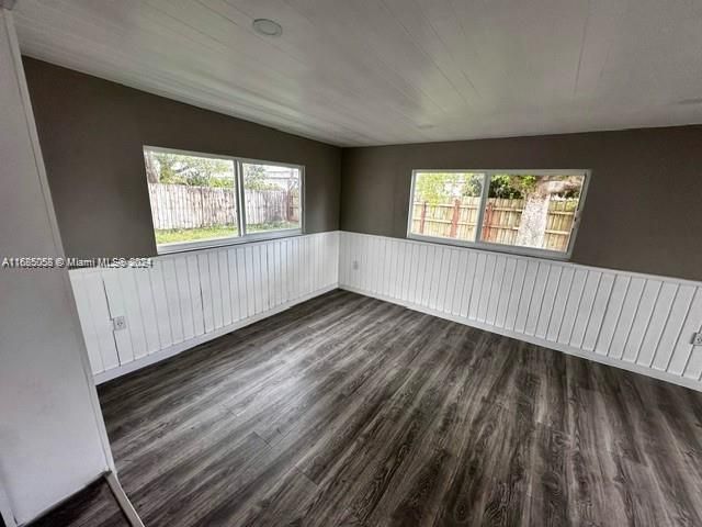 For Rent: $3,548 (3 beds, 2 baths, 1176 Square Feet)