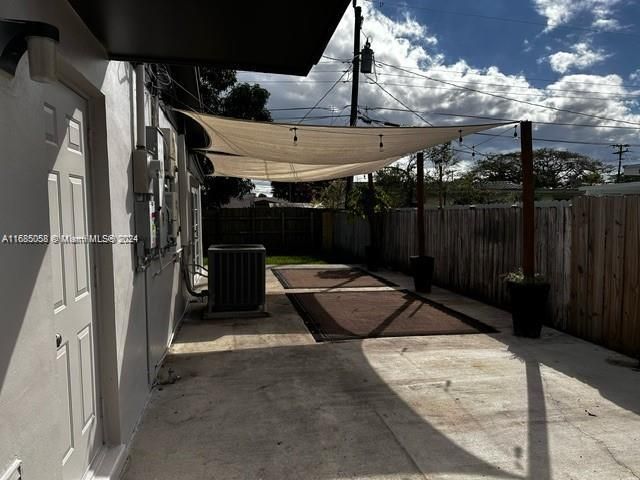 For Rent: $3,548 (3 beds, 2 baths, 1176 Square Feet)