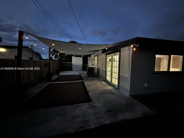 For Rent: $3,548 (3 beds, 2 baths, 1176 Square Feet)